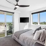 Emerald Surfers Paradise Shared Apartment